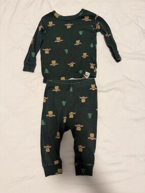 GAP Dark Green Holiday Baby Matching Pajama Set with Character Print